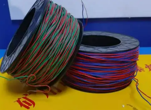 洛浦放炮线的主要材质有哪些？不同材质的适用场景有何区别？