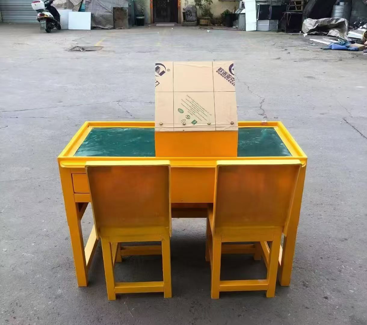 洛浦防静电导通桌井下煤矿火工品发放桌：危险品流转的安全守护者